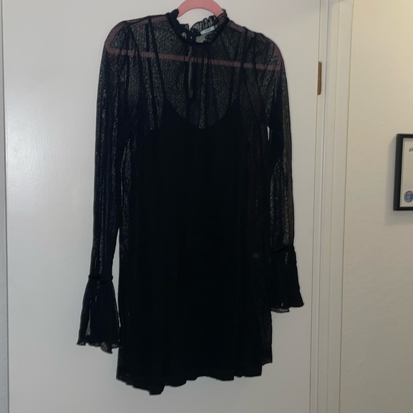 Kimchi Blue Dresses & Skirts - Kimchi Blue dress. Size Medium. Black stretch silk with velvet trim.